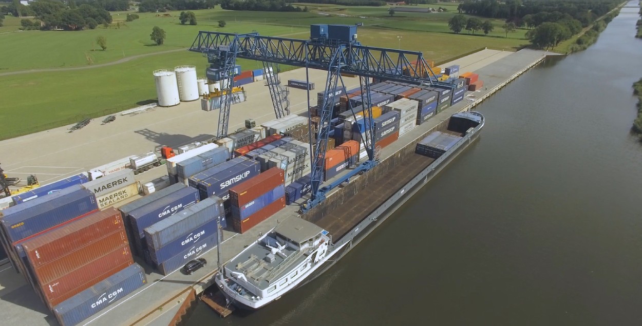 Skypicture of water and a container ship in Twente. 